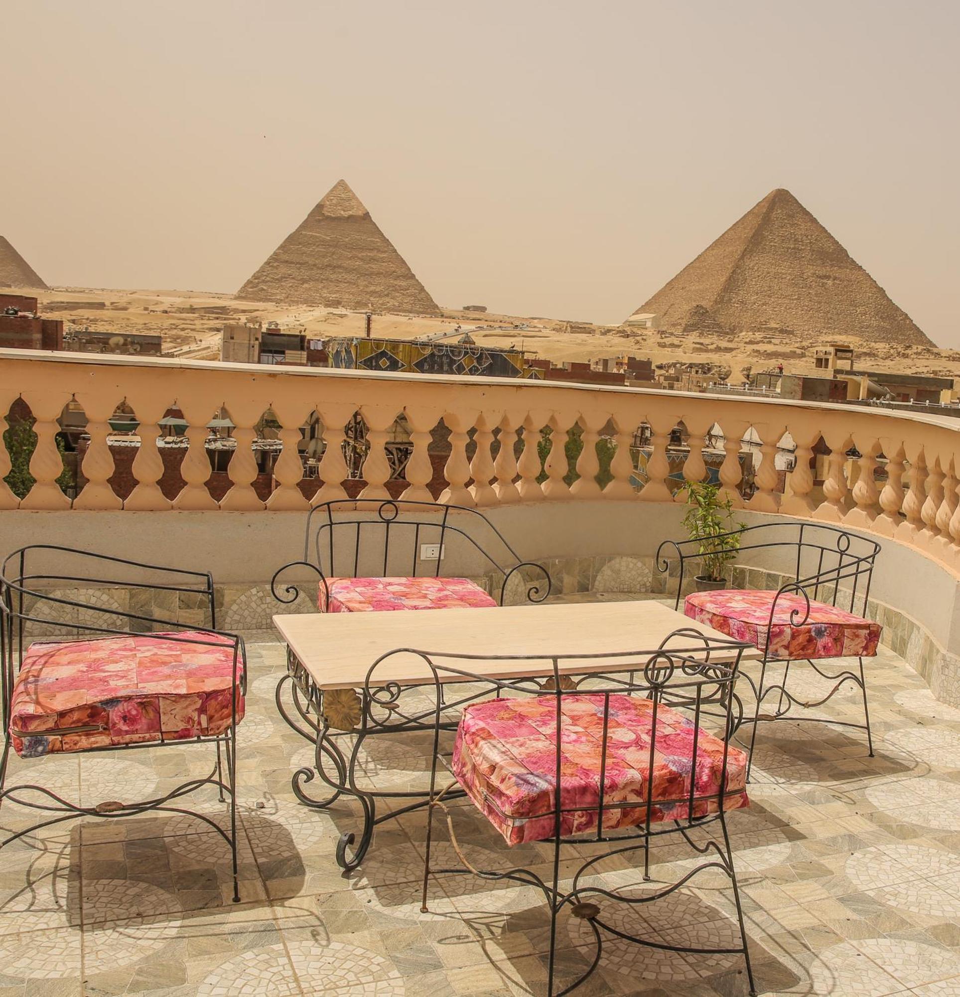 Queen Pyramids View Inn Cairo Exterior photo